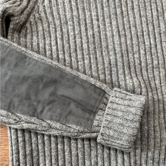 L.L. Bean Gray 100% Merino Lambs Wool Commando Crewneck Ribbed Sweater Size S - Picture 4 of 10